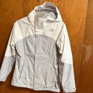The North Face Kids' Light Gray and White Raincoat